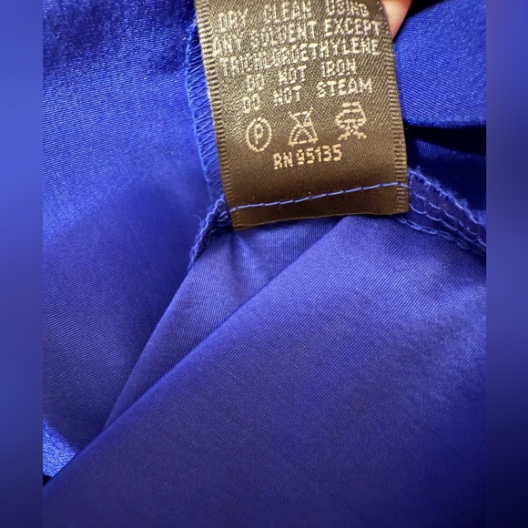 Lafayette 148 Silk Blouse Top Sz 6 Women’s Blue Sleeveless Ruffled Button Up - Picture 9 of 9